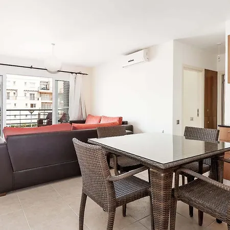 Thalassa Beach Three Bedroom Family Holiday Apartment